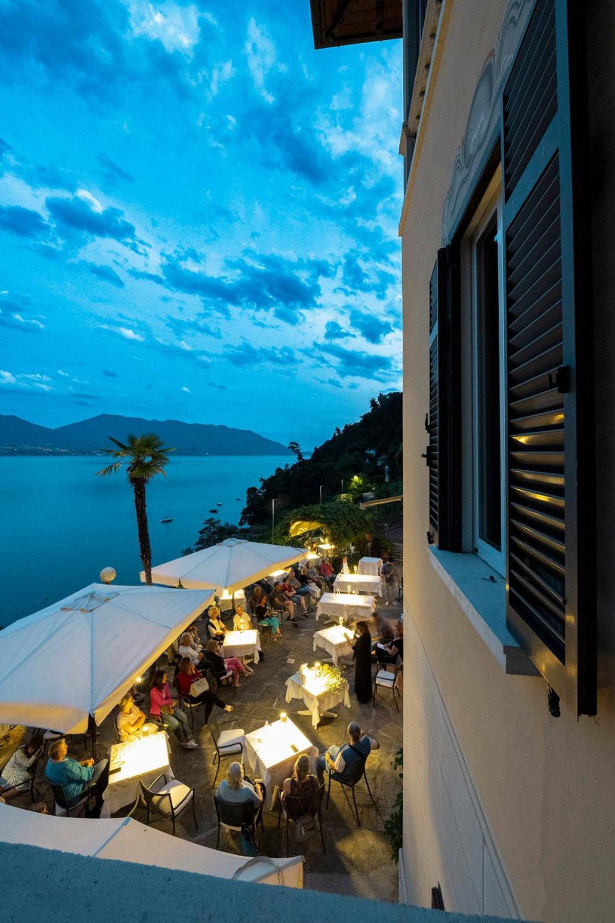 Hotel La Rondinella カンネロ・リヴィエーラ エクステリア 写真