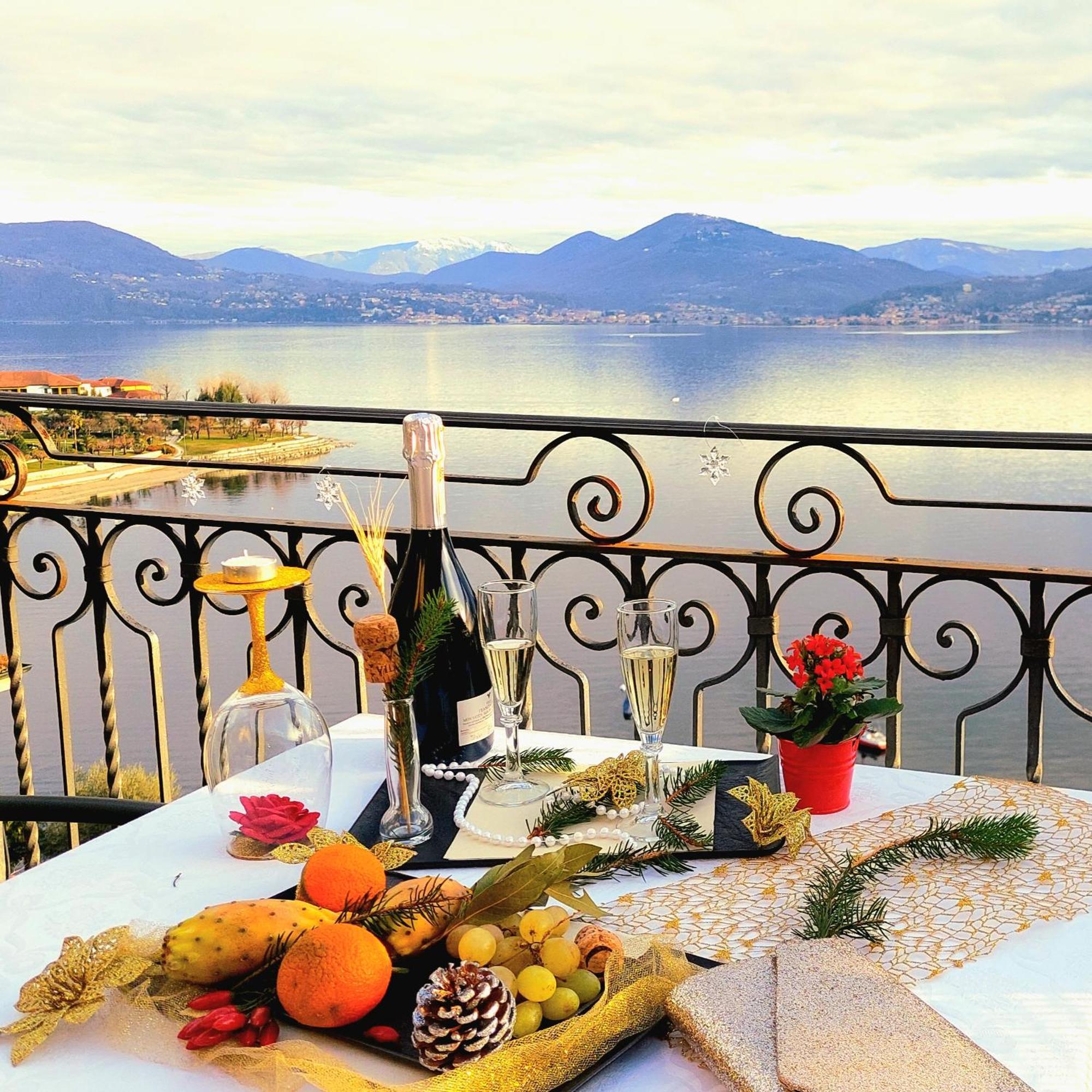 Hotel La Rondinella カンネロ・リヴィエーラ エクステリア 写真