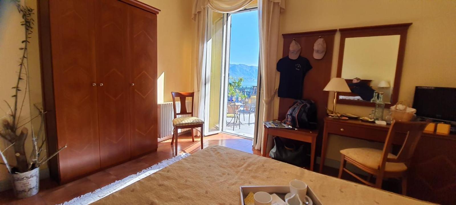 Hotel La Rondinella カンネロ・リヴィエーラ エクステリア 写真