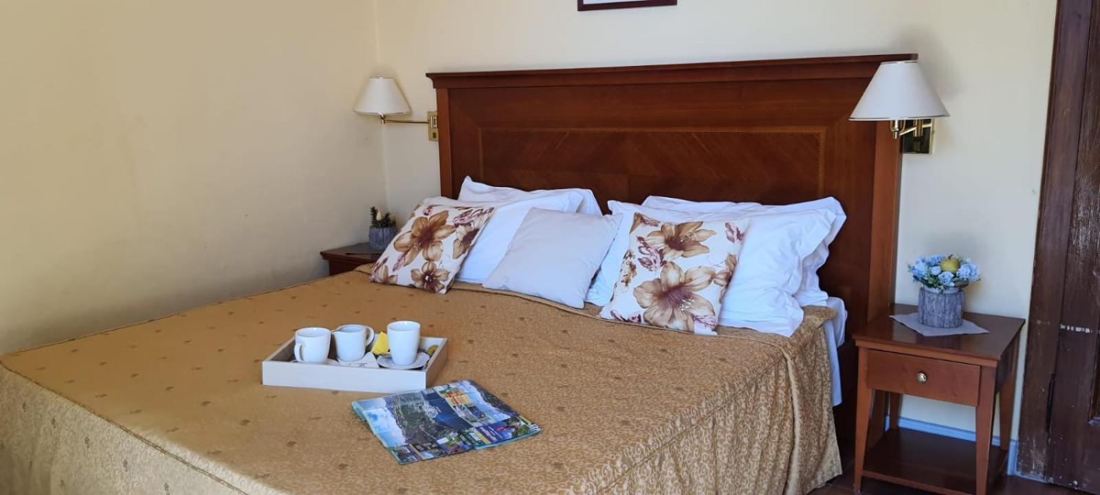 Hotel La Rondinella カンネロ・リヴィエーラ エクステリア 写真